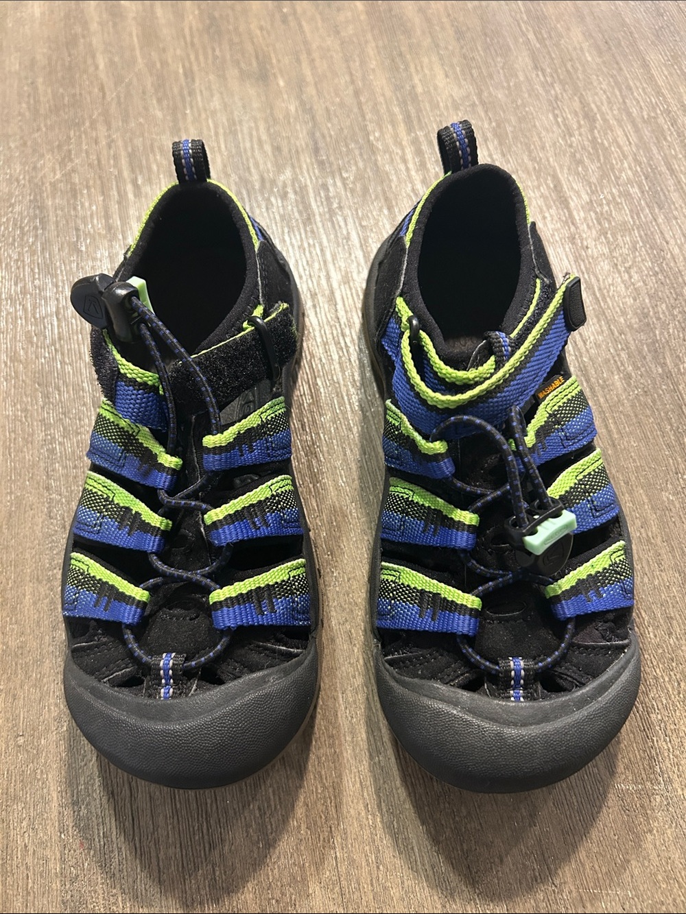 KEEN Newport H2 Sandals Size J1.
Blue Green Bump Toe Hike Waterproof, Semi New.